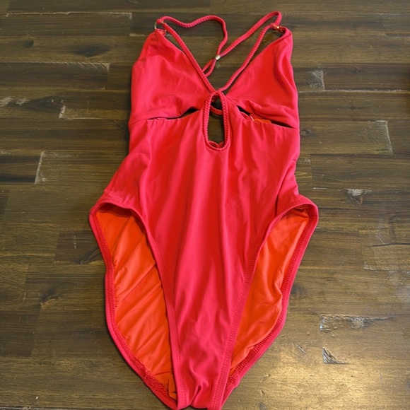 Robin Piccone Ava Braided Cut Out One Piece Swimsuit Fiery Red Size 8 - Picture 3 of 10